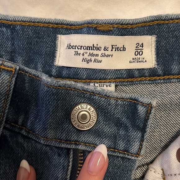 Abercrombie Mom short - Picture 2 of 3